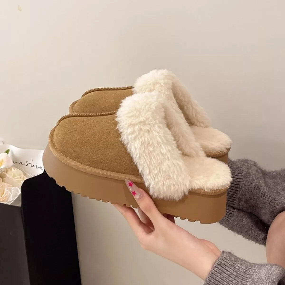 MYN2O Slippers