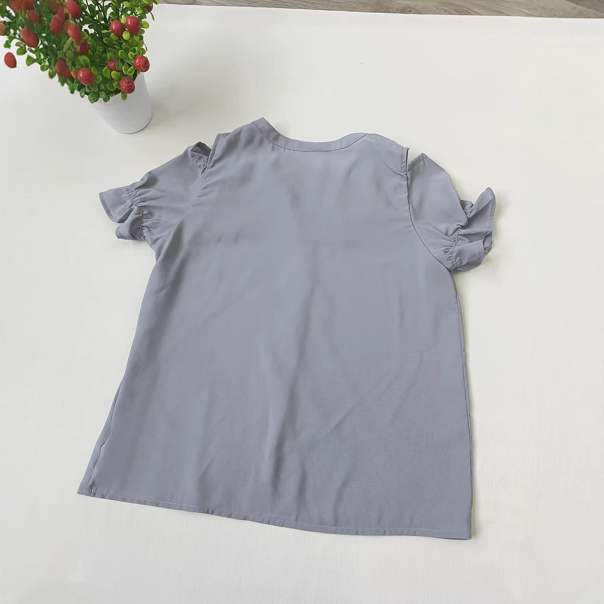 Women's Gray Ruffled-edge Short-sleeve Shirt