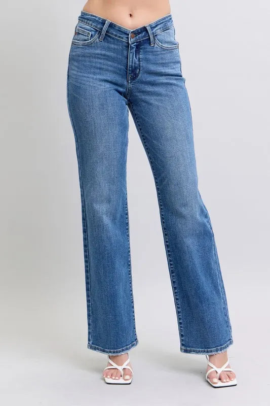 Judy Blue plus-size high waist V-front vintage wash straight jeans – timeless relaxed fit – MYN2O