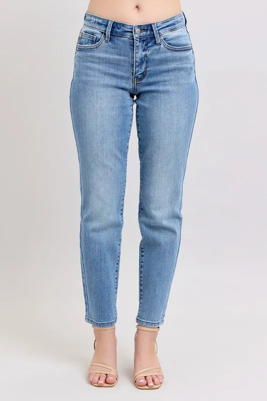 Judy Blue plus-size mid-rise vintage wash slim jeans with cell phone pocket – MYN2O