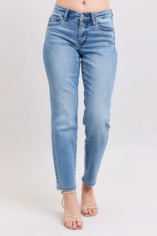 Judy Blue plus-size mid-rise vintage wash slim jeans with cell phone pocket – MYN2O
