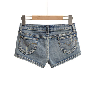 Figure-hugging Hot Pants Pocketed Washed Denim Shorts