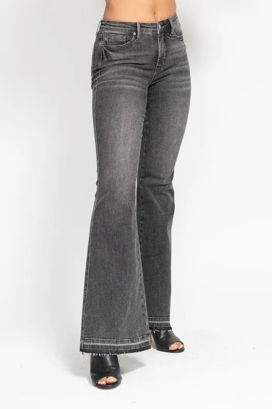 Judy Blue plus-size mid-rise tummy control washed gray flare jeans with release hem – MYN2O