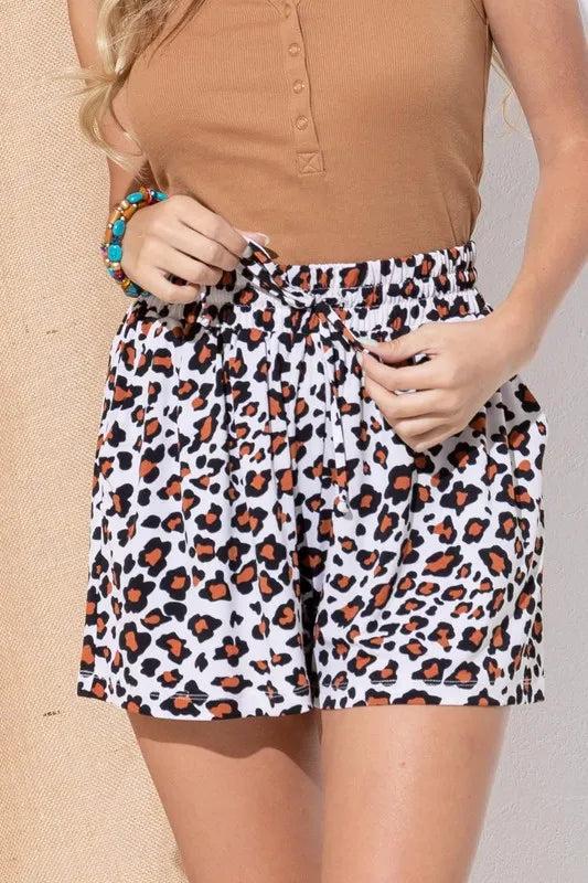 Wrinkle-Free Cooling Fabric Stretch Shorts – Lightweight Travel Ready | MYN2O