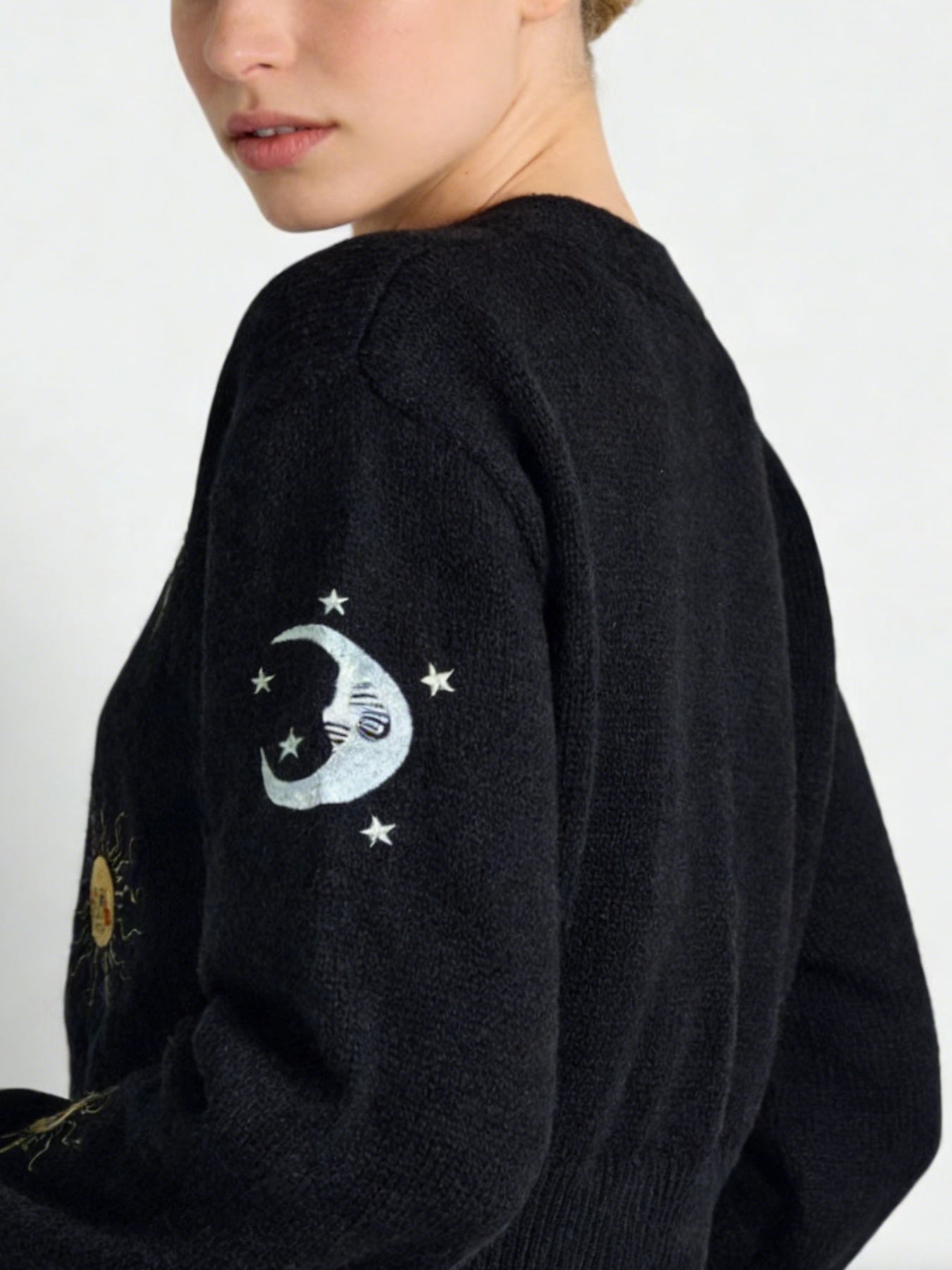 New Women's Embroidery Button Knitted Cardigan Sweater With Sun And Moon Pattern Lantern Sleeves V-neck Cardigan Top