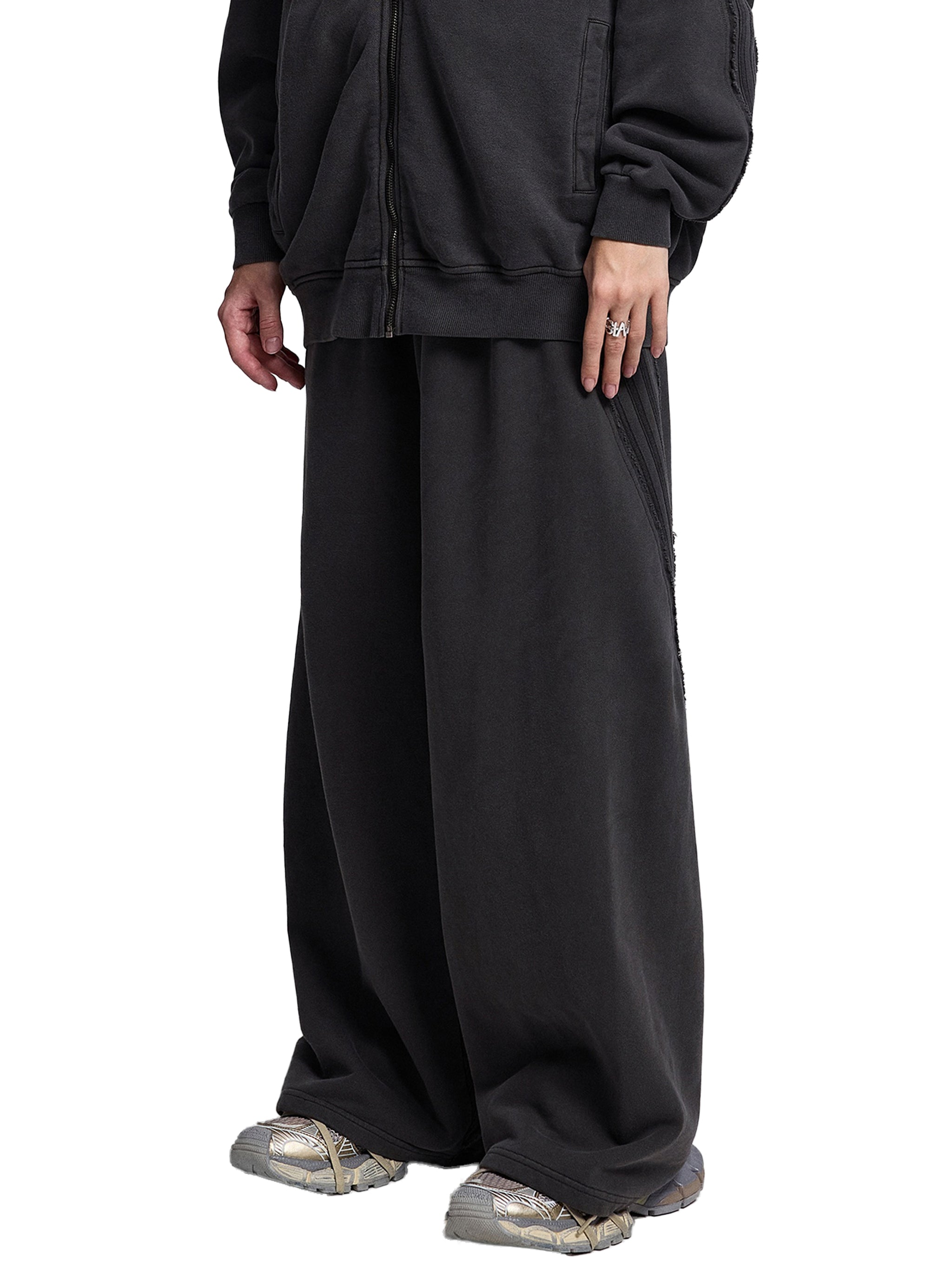 Snow Washed Tape Raw Edge Sweatpants