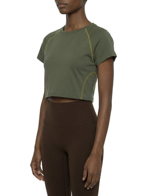 Women's Contrast Stitch Raglan Crop T-Shirt – Slim Fit Retro Crop Top