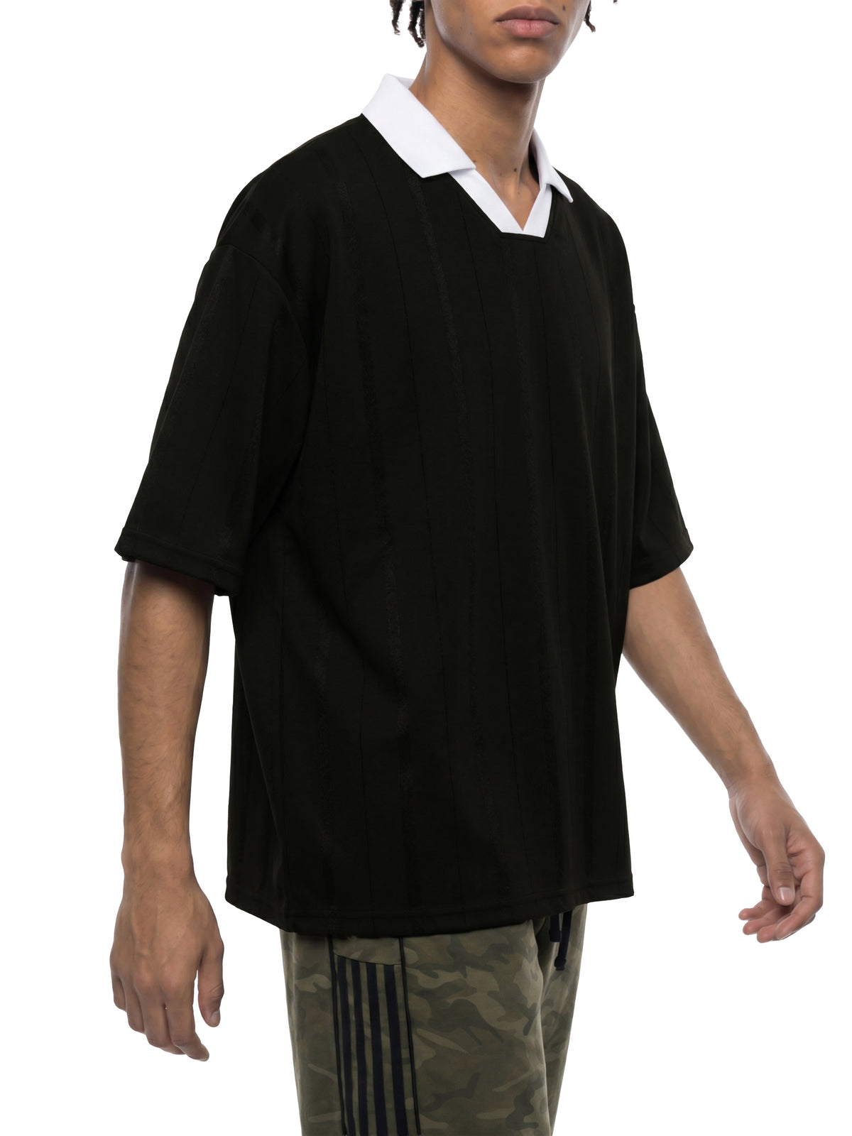 Unisex Striped Boxy Soccer Jersey – Oversized Retro Football Streetwear Shirt